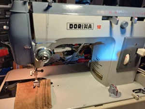 Vînd mașina de cusut. 