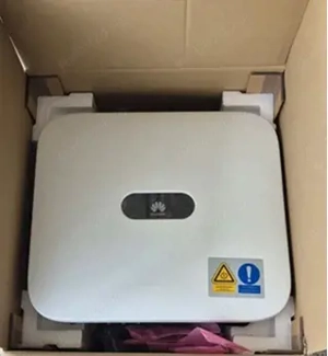 Invertor trifazat Huawei 10 kW hibrid și Smart Meter