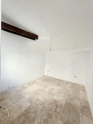 Spatiu pretabul birouri, Salon, Studio in  Mansarda Piata Romana - imagine 3