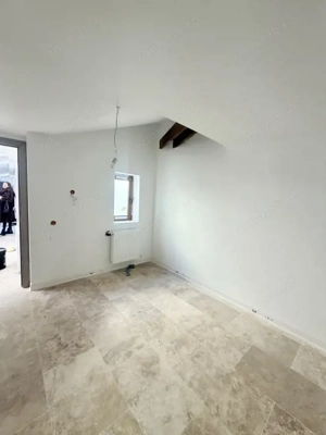 Spatiu pretabul birouri, Salon, Studio in  Mansarda Piata Romana - imagine 4