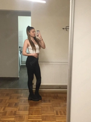 singura in locație totul fără 