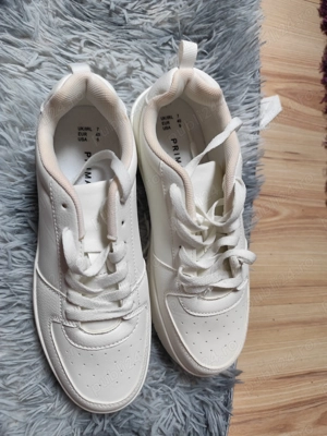 Adidași noi mărimea 40 - imagine 2