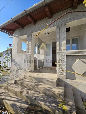 Casa solida, independenta energetic, mutare imediata, 2000 mp teren Targu Trotus - imagine 4