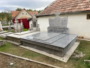 Placari funerare profesionale