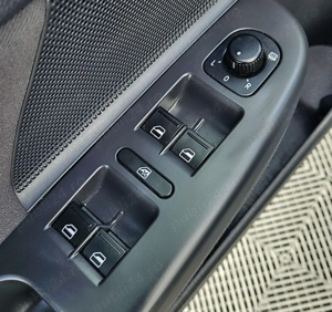 VW GOLF 5 - 1.4 BENZINA (aspirat natural) - 80 c.p. - 2009 - imagine 6