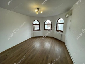 Casa individuala si 500 mp teren in zona centrala din Sibiu - imagine 2
