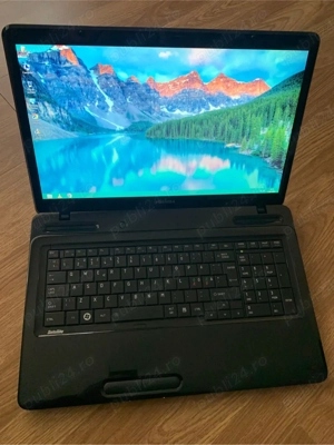 Laptop Toshiba display mare 17,3 led,4gb ram ddr3,500gb memorie vine cu incarcator.