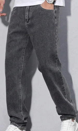 Băiat Tânăr și Deschis 