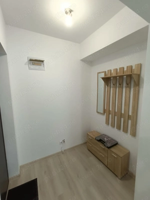 Apartament de 3 camere semidecomandat, zona Cetatii