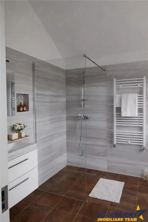 Pensiune  resedinta, in magistral peisagistic, cu 1.000 mp teren, Pestera, Brasov - imagine 10