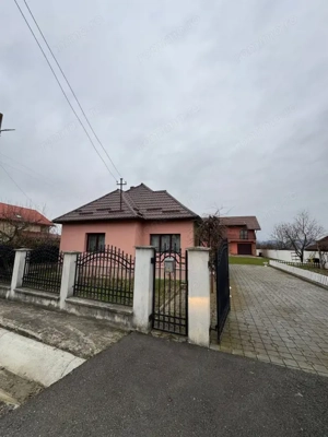 Casă cochetă în Lăpușel, zonă liniștită – 70 mp, teren 4,5 ari. - imagine 2