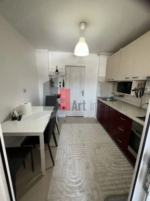 Vindem apartament 3 camere la P-ta Gorjului-centrala proprie