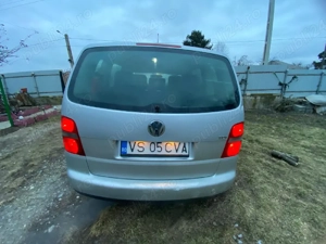 vw Touran 1,9 an 2004 - imagine 3