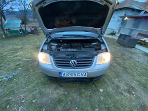 vw Touran 1,9 an 2004 - imagine 6