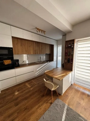 Mobilat si utilat premium. Etaj intermediar. Decomandat