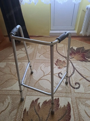 Vând  cadru pentru  persoane  bolnave cu handicap este folosit dar in stare buna pret 150 negociabil - imagine 2