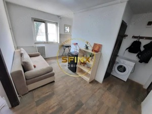 Piata Resita, vanzare apartament 2 camere etaj 1 bloc 4 etaje, comision zero