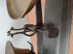 Xantar din fonta si alama