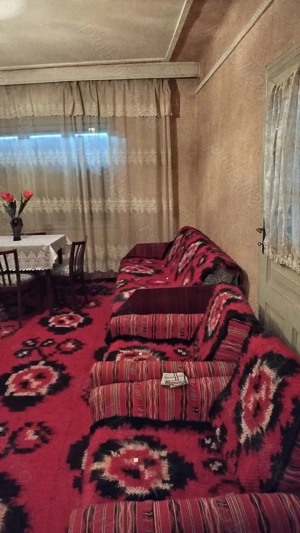 Vând casă în Domașnea cu patru camere. (30 km de Băile Herculane) - imagine 2