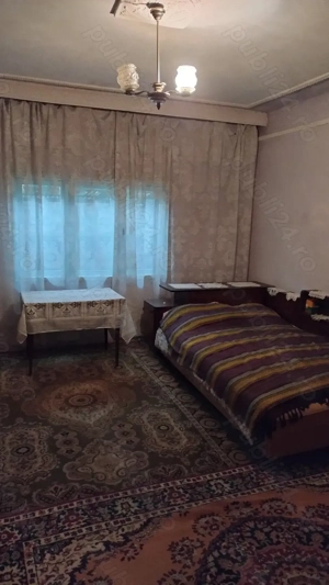 Vând casă în Domașnea cu patru camere. (30 km de Băile Herculane) - imagine 4