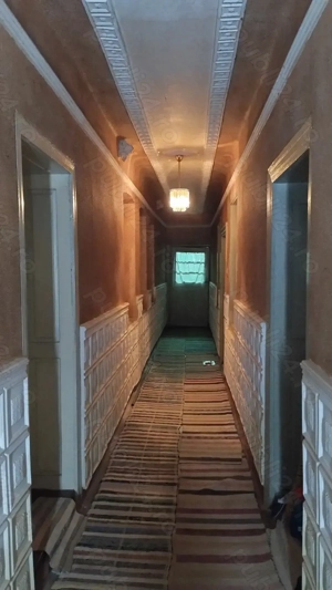 Vând casă în Domașnea cu patru camere. (30 km de Băile Herculane) - imagine 8