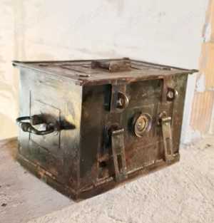 Lada zestre antic din sec 18