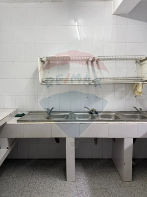 Casă / Vilă cu 8 camere de vânzare în zona Central - imagine 20