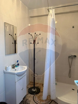 Casă / Vilă cu 8 camere de vânzare în zona Central - imagine 16