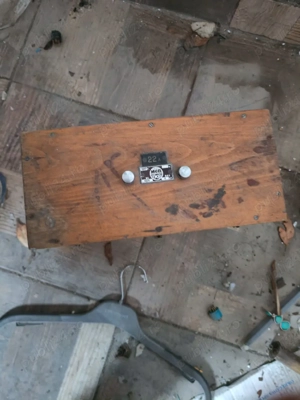 vand cutie de microscop 200 de lei 