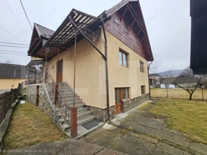 Casă spațioasă cu priveliște spre munte, în Gura Roșiei – Roșia Montană