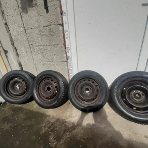 roti cu cauciuc si geanta dein tabla