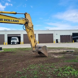 Excavator New Holland E215 B - imagine 2