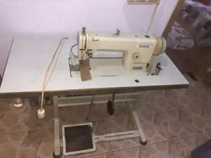 mașină de cusut industrială 