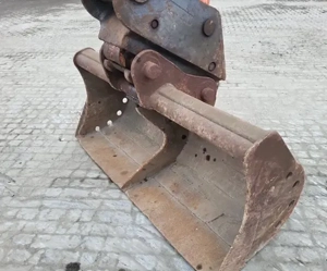 2017  Hitachi ZX210 LC-6 - imagine 2