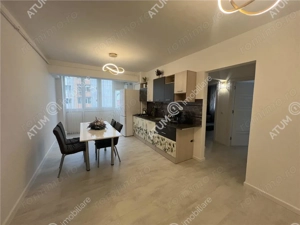 Apartament renovat cu 3 camere si pivnita zona Vasile Aaron Sibiu - imagine 5