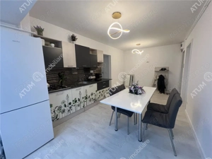 Apartament renovat cu 3 camere si pivnita zona Vasile Aaron Sibiu - imagine 4