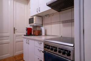 Apartament central de vânzare – la curte comună - Oradea - imagine 10