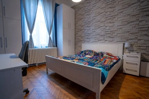 Apartament central de vânzare – la curte comună - Oradea