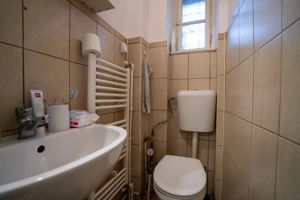 Apartament central de vânzare – la curte comună - Oradea - imagine 7