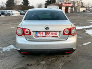 Volkswagen Jetta 2.0 - imagine 5