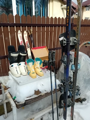 Schiuri de vânzare. 