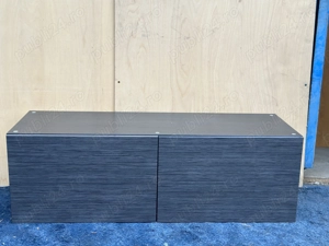 Dulap suspendat cu 2 usi si rafturi; Corp solid de perete