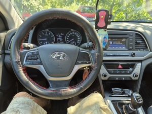 Vand Hyundai Elantra - imagine 7