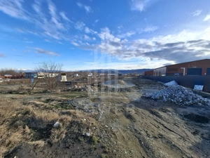Teren intravilan la intrare in Cristian, pentru constructii industriale - imagine 9
