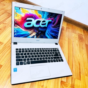 Laptop Acer Gold&Black   IntelCore i3-5005U   Windows 11   8GB RAM   Livrare GRATUITA!