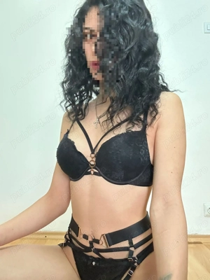 Rebeca aproape de Obor,poze reale,confirmare pe wapp