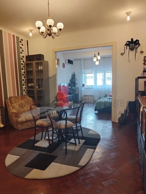 Apartament cu trei camere de vanzare-Piata Victoriei