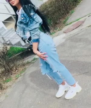 Buna sunt Ramona  .Fac Si Deplasari.