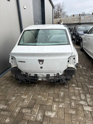 aripi spate logan 2 2017