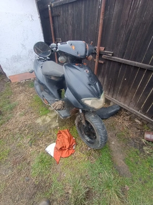 motoscuter pentru piese  - imagine 4